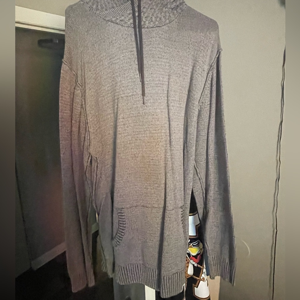 Men’s hooded sweater